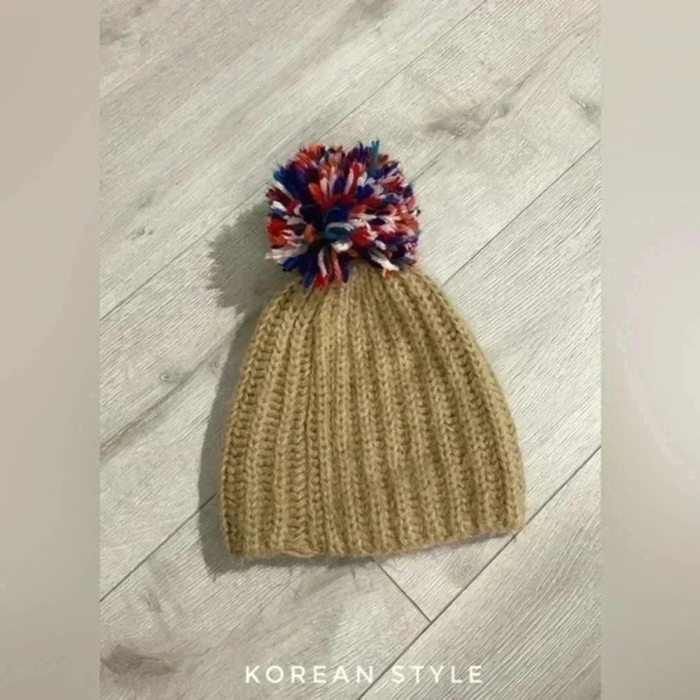 BNWOT  Korean Style Toque - Picture 2 of 3